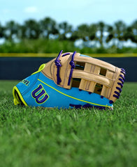 Winter 2025 A2000 1750SS 12.5” Outfield Baseball Glove